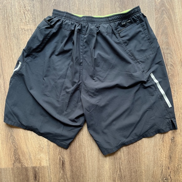 Nike Dri-Fit Lined Shorts - Large - Picture 4 of 4